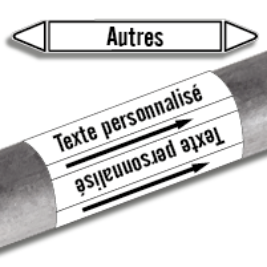 
                    Image sur fond blanc d’un marqueur de tuyauterie blanc avec le texte, autre, prédécoupé et ces mêmes marqueurs en continus en dessous disposés enroulés autour d’un tuyau avec écrit, votre texte