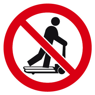 Interdit de monter sur les chariots